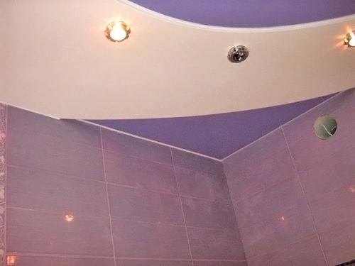 Потолок из гипсокартона в ванной: за и против этой конструкции