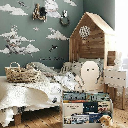 Яркая детская комната. Что бы Вы тут изменили? 03