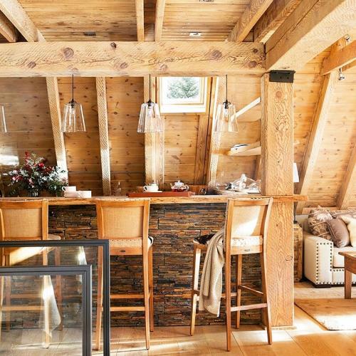 Интерьер небольшого коттеджа в горах для двоих в Испании 05