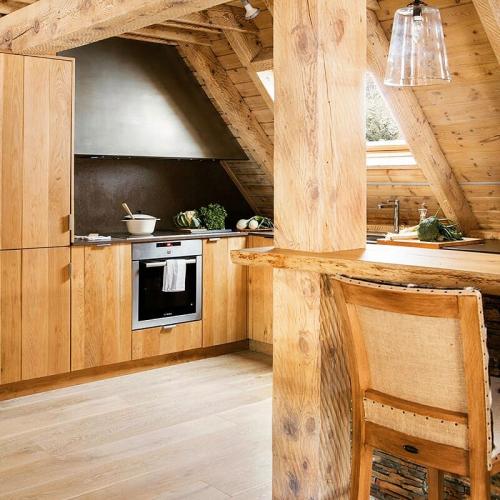 Интерьер небольшого коттеджа в горах для двоих в Испании 04