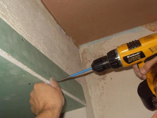 Чем лучше сделать откосы на окнах внутри. Правила отделки внутренних откосов на окнах 13