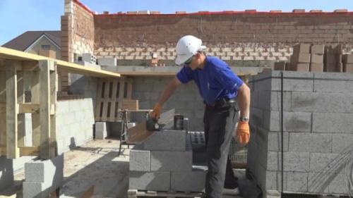 Кладка оконного проема из кирпича. Несколько слов о облицовке проема кирпичом