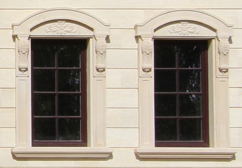 Обрамление окон снаружи. Оконные и дверные наличники из пенопласта, технология и эстетика.