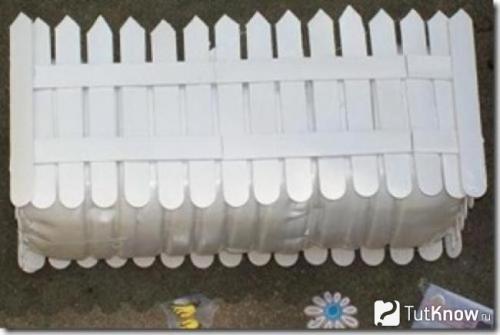 Оформление пластиковыми бутылками клумбы. Что хорошего в пластиковых бутылках 19 Оформление пластиковыми бутылками клумбы. Что хорошего в пластиковых бутылках 19