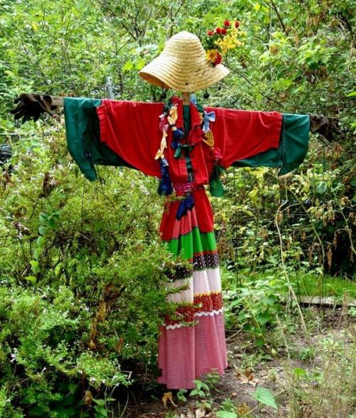 Чучело в огороде картинки. Секрет эффективного пугала