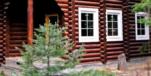 Правила установки окон в Деревянном доме. Технология установки пластиковых окон в доме из дерева 11 Правила установки окон в Деревянном доме. Технология установки пластиковых окон в доме из дерева 11