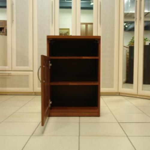 Прикроватные тумбы для спальни ширина. Виды и особенности 15