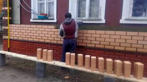 Как обложить брусовой дом кирпичом. Обкладка деревянного дома кирпичом – плюсы, минусы, особенности