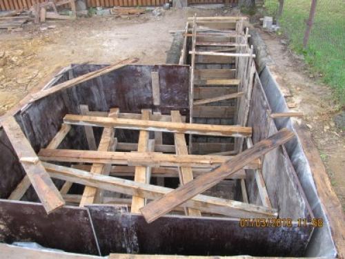 Как сделать погреб под домом своими руками. Подготовка к строительству заглубленного хранилища под жилым домом