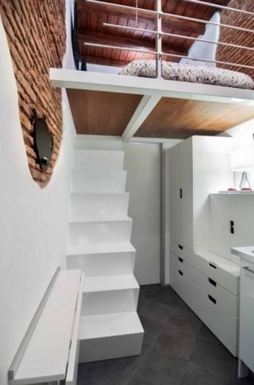 Ну очень компактная двухуровневая квартирка 01