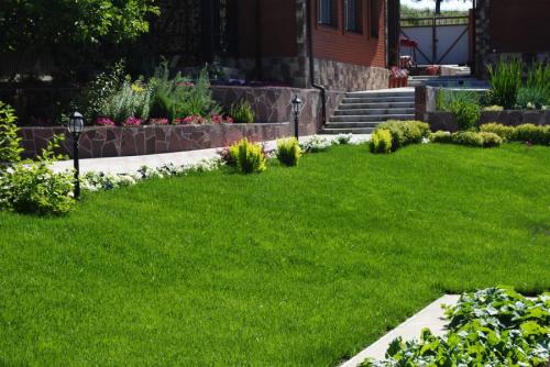 Газон рулонный состав трав. Рулонный газон — использование в ландшафтном дизайне и проектирование лужаек (90 фото)