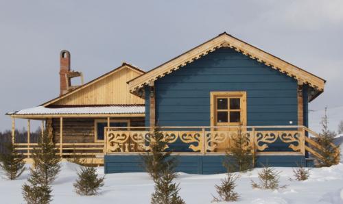 В какой цвет покрасить дом с коричневой крышей. Цвет фасада: основные виды красок и оптимальный подбор цвета (110 фото)