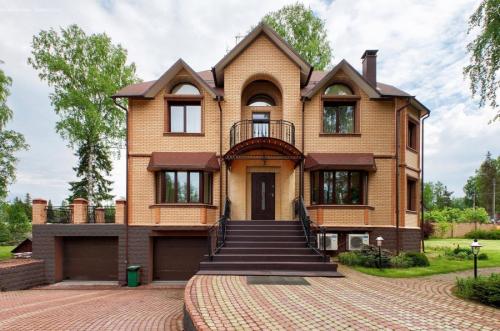 Как выбрать цвет цоколя дома. Цвета фасадов – выбор цветовых решений и правила гармоничного сочетания с дизайном дома