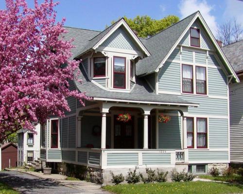 Цвет для фасада частного дома. Цвет фасада: основные виды красок и оптимальный подбор цвета (110 фото)