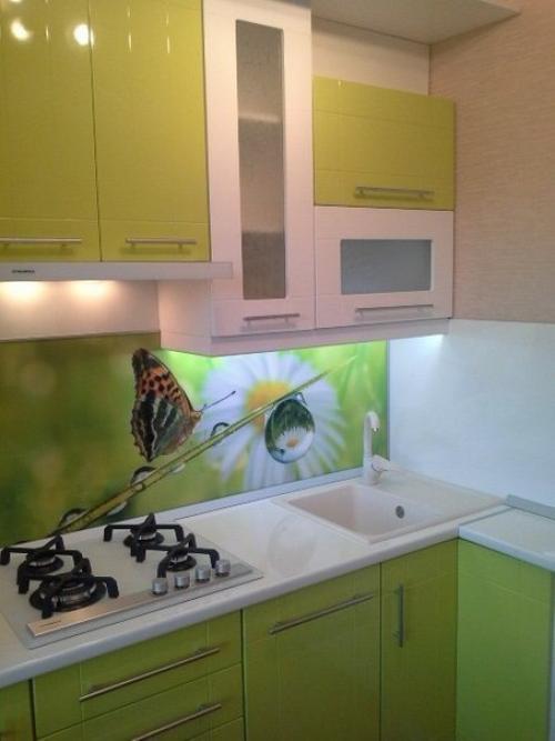 Маленькая яркая кухня. Что бы Вы изменили тут? 03