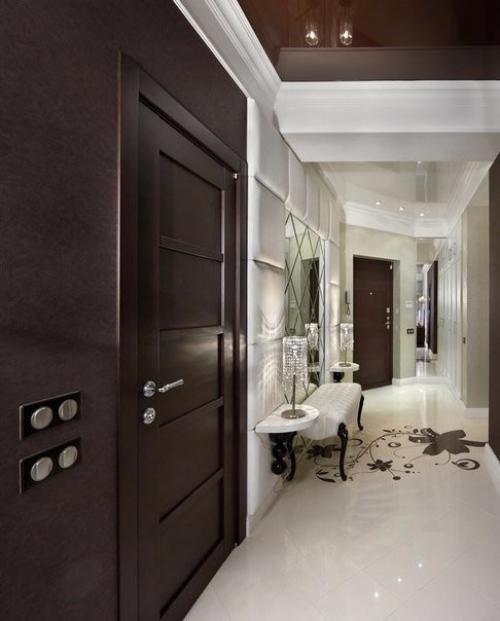 Зеркальная стена в прихожей 02