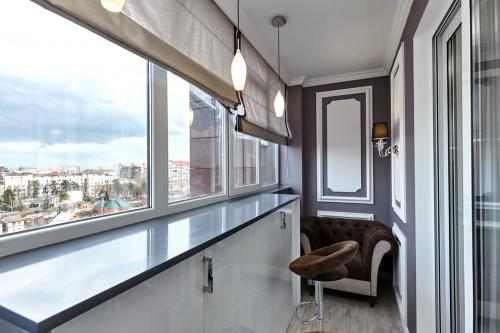 Обои в дизайне балкона 01