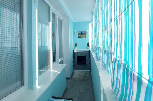 Обои в дизайне балкона 05