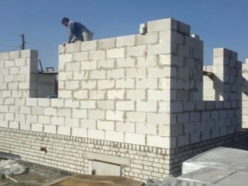 Дом из газобетона своими руками. Дом с газоблока – преимущества и слабые стороны 06 Дом из газобетона своими руками. Дом с газоблока – преимущества и слабые стороны 06
