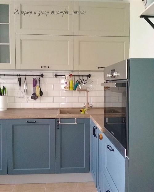 Кухня с обеденной зоной у окна 07