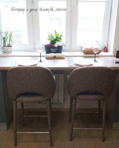 Кухня с обеденной зоной у окна 06