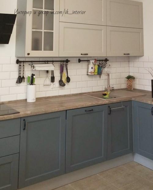 Кухня с обеденной зоной у окна 04