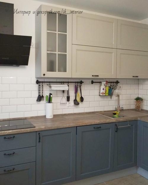 Кухня с обеденной зоной у окна 03