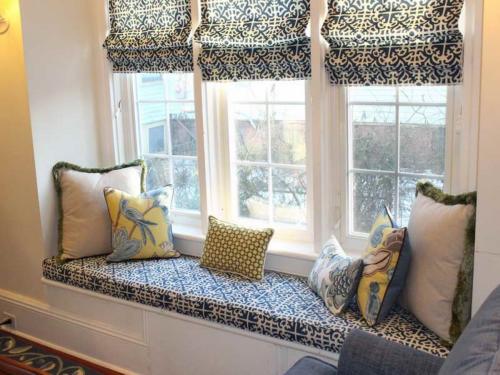 Мягкие подоконники в интерьере 01