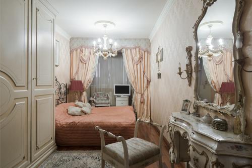 Оцените дизайн квартиры в классическом стиле 05