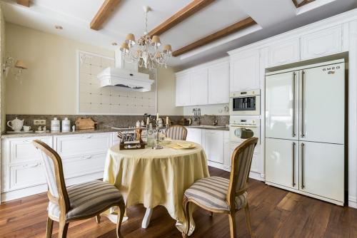 Невероятно уютная и красивая квартира. А Вам нравится? 06