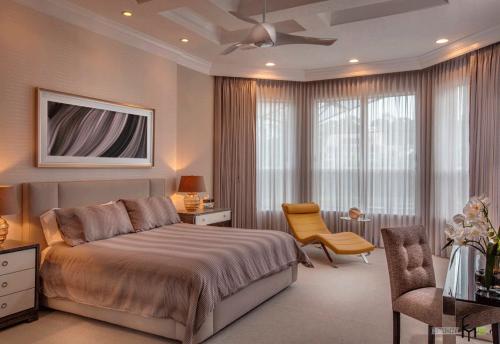 Дизайн спальни с эркером 04