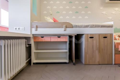 Детская для троих детей. Как Вам идея размещения мебели? Что-то бы изменили? 03