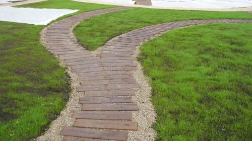 Как дешево сделать дорожки на даче своими руками. Из чего сделать дорожки на даче дешево и красиво?