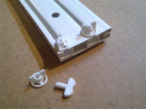 Потолочный карниз с поворотом. Элементы конструкции