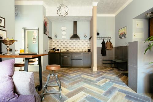 Как Вам свежий ремонт в квартире? 03