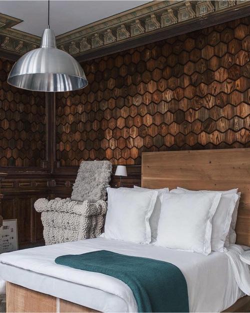 Отделка стены деревом. Как Вам такое решение? 02