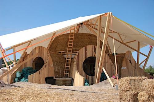 Стены из соломы и глины. Недостатки саманного кирпича 01