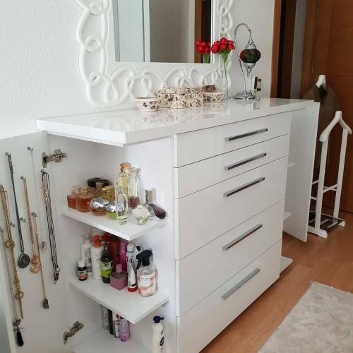 Оригинальная и удобная тумба. Оцените практичность от 1 до 10 02