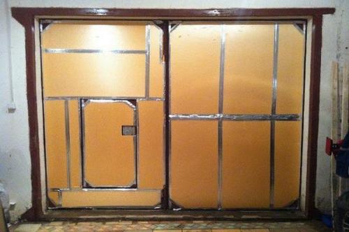 Как утеплить железную дверь в гараже. Как утеплить и чем обшить гаражные ворота изнутри и снаружи своими руками