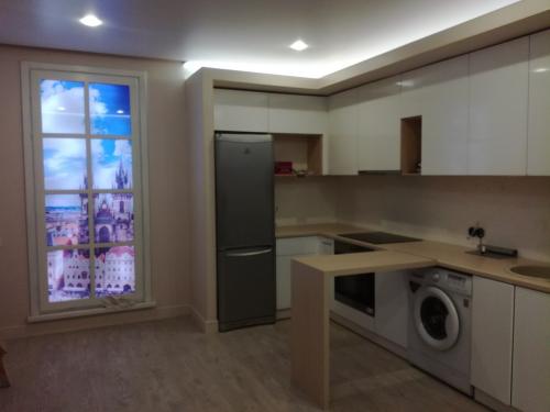 Небольшая кухня — гостиная. Оцените. 04