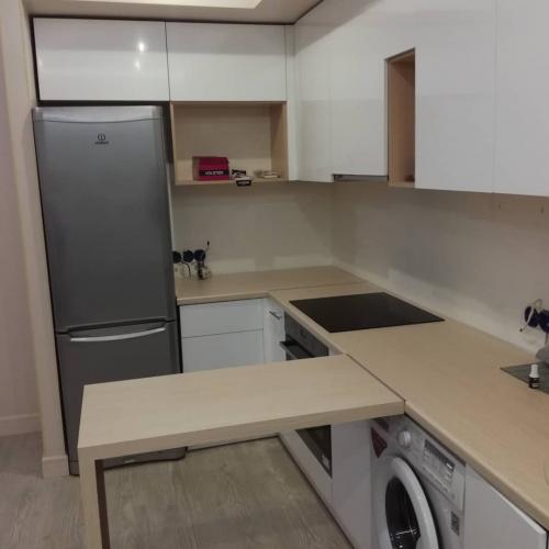 Небольшая кухня — гостиная. Оцените. 01