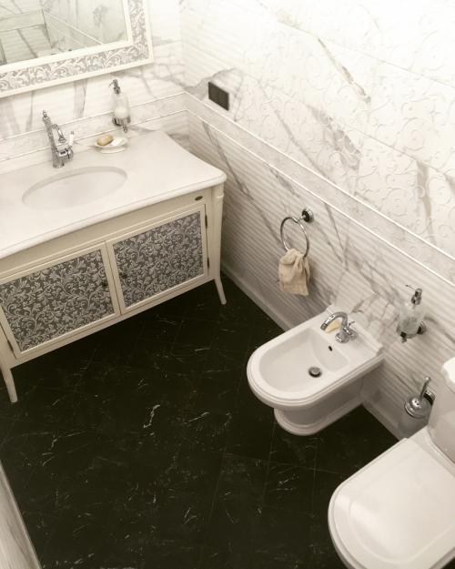 Классический дизайн санузла в частном доме нашей подписчицы 05