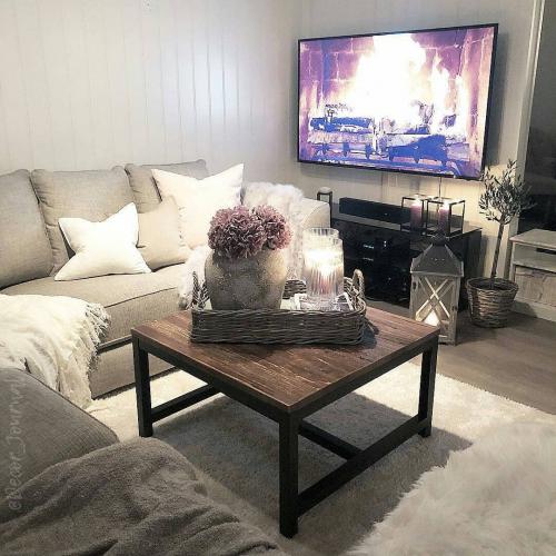 Кухня с гостиной и обеденной зоной. И новогодней ёлкой)) 05