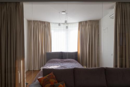 Как Вам дизайн студии? Что-то бы изменили? 04