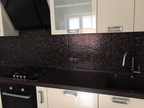 Сочетание плитки и мозаики на кухне. Преимущества и недостатки мозаики