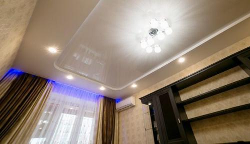 Шторы на потолке. Особенности и преимущества скрытых карнизов