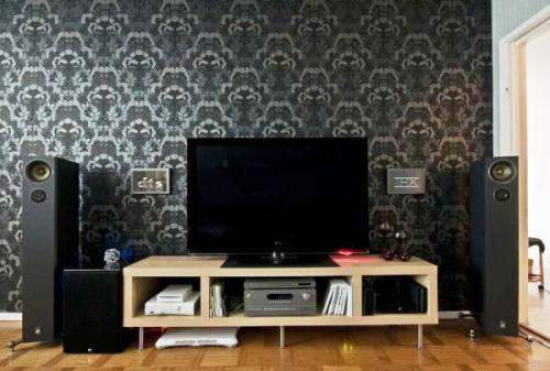 Темные стены в интерьере. Полезные эффекты