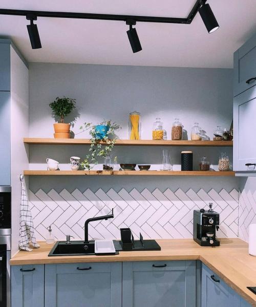 Кухня 11м². На какой балл от 1 до 10 вы бы её оценили? 03