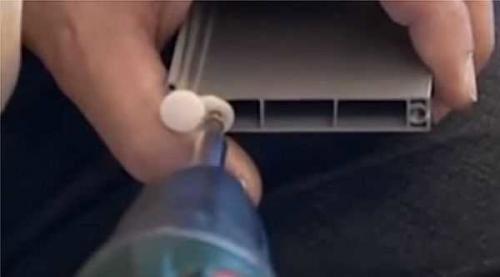 Механизм для дверей гармошка. Сборка двери