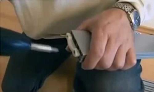 Механизм для дверей гармошка. Сборка двери